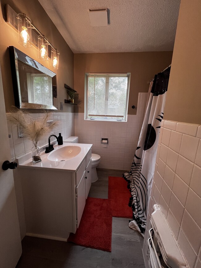 1 Baño - Totalmente Equipado - 39 Rosemont Dr