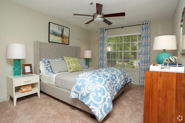 1050Sqft-The Cambridge - The Windward