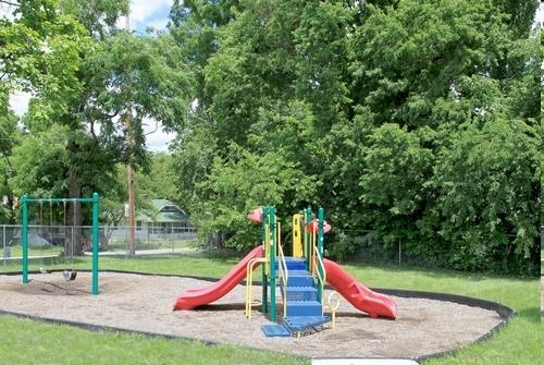 Building Photo - 2709 Delavan Ave