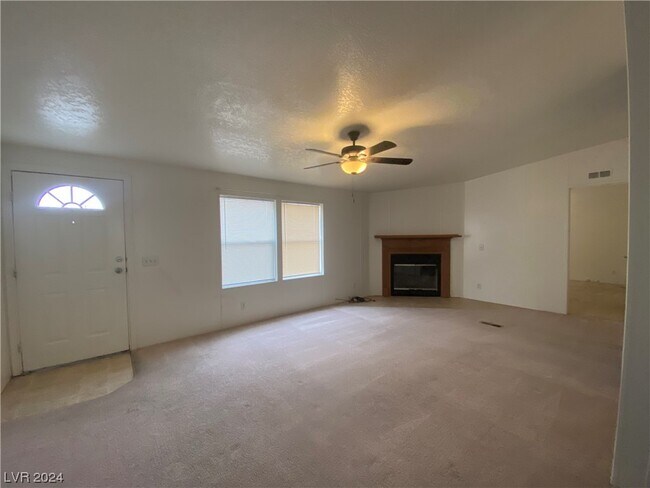 Building Photo - 2991 Rio Rico Dr