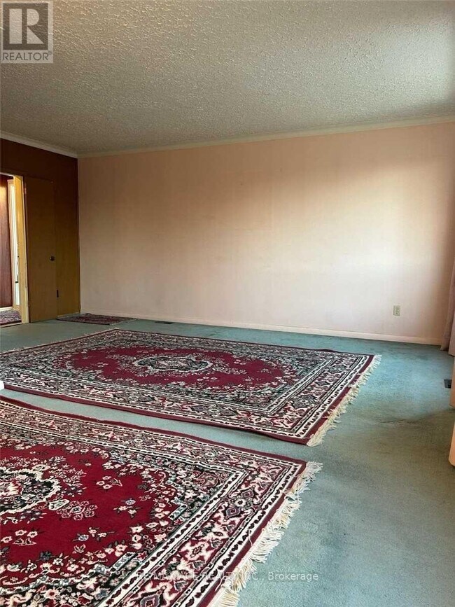 Building Photo - 129 Confederation Dr