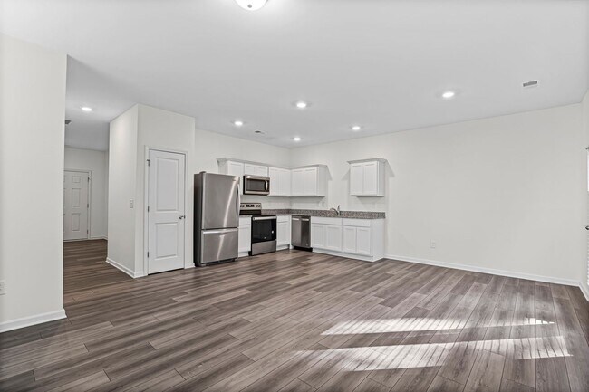 Building Photo - 407 Kings Cross Wy