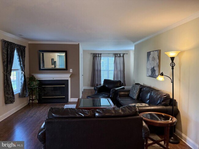 Building Photo - 508B Ginger Dr