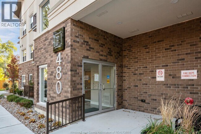 Photo du bâtiment - 480 Fairview Blvd