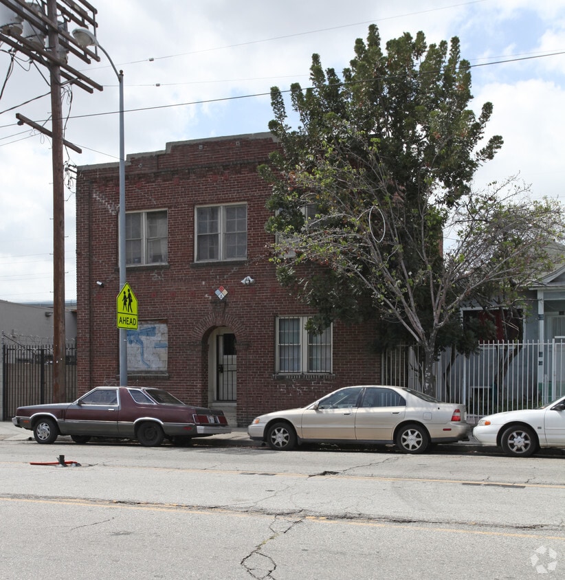 Primary Photo - 161 Mission Rd