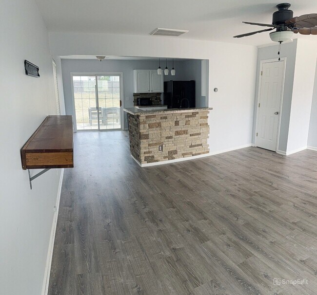 Foto del edificio - 140 Wigmore Ln