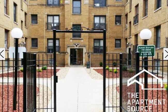 Photo - 730 W Roscoe St Apartment