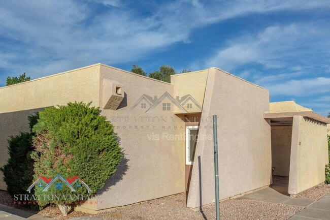 Photo - 712 W 14th St Townhome