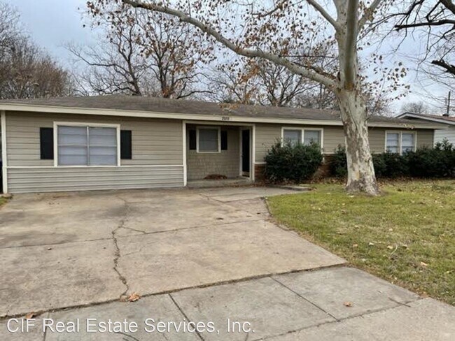 Building Photo - 3 br, 1.5 bath House - 2618 S 27th St