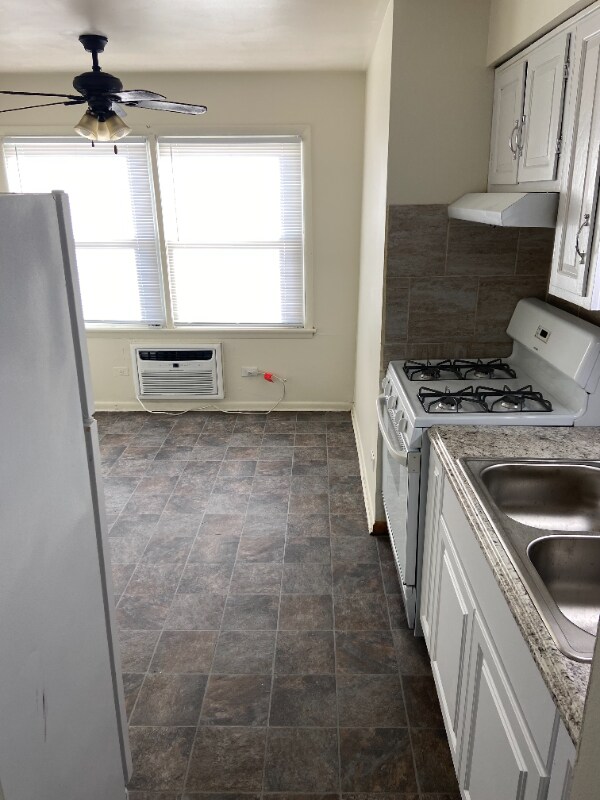 1437 E 155th Pl Unit 1B, Dolton, IL 60419 Room for Rent in Dolton, IL