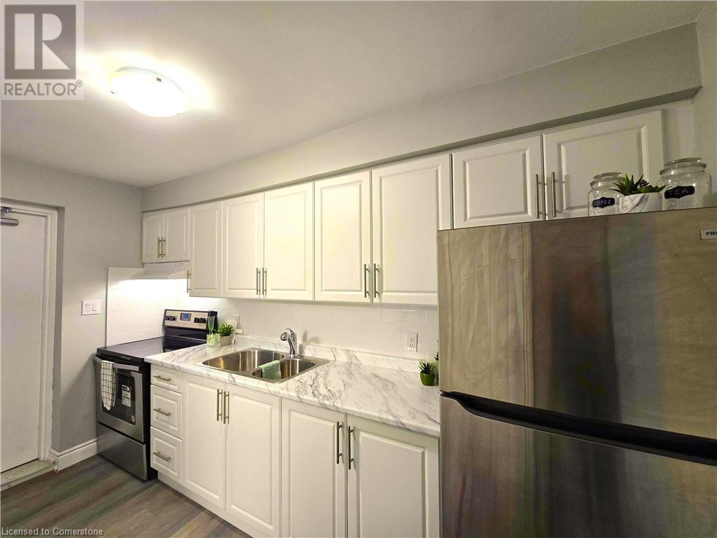 Photo principale - 300 Balmoral Ave N