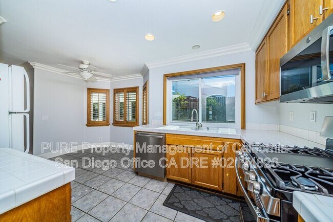 Foto del edificio - 574 Iona Ct