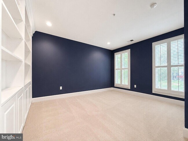 Building Photo - 1824 Potomac Greens Dr