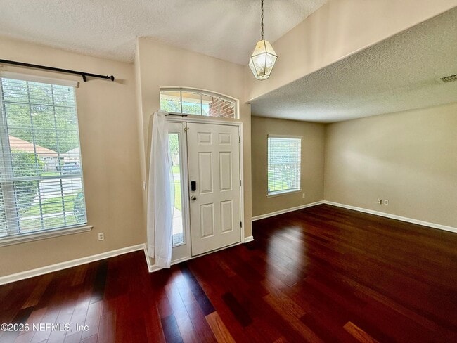 Building Photo - 12856 Chets Creek Dr N
