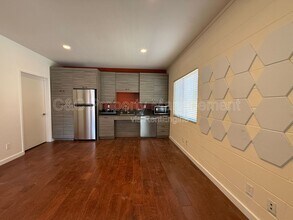 Building Photo - 617 Water St