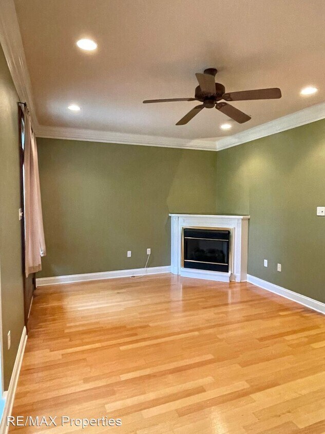 Primary Photo - 2 br, 2 bath House - 11113 Garrett Dr