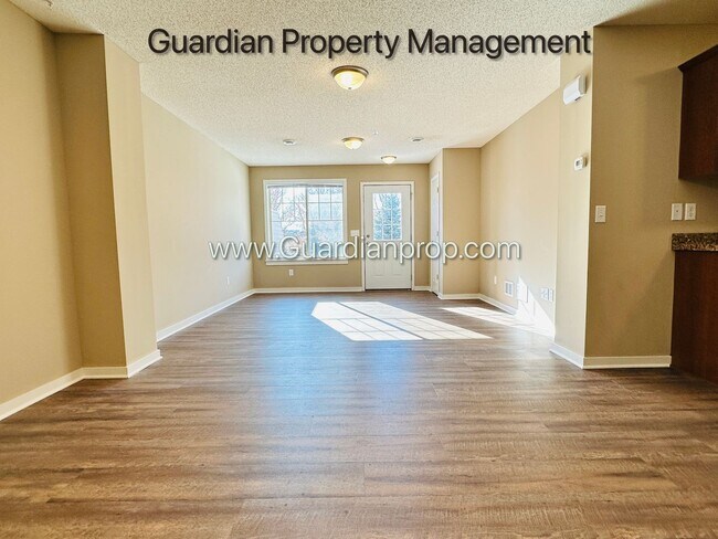 Building Photo - North Brooklyn Park Town Home, Dedicated Office, 2 Car Garage, Washer/Dryer, Front Patio