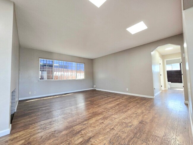 Foto del edificio - 2944 E 29th St