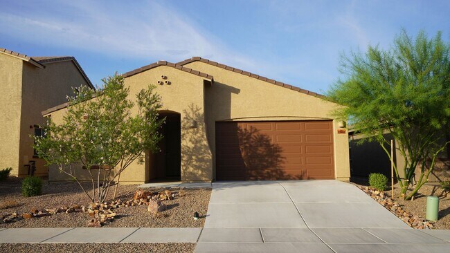 Foto del edificio - 13942 E Silver Pne Trl