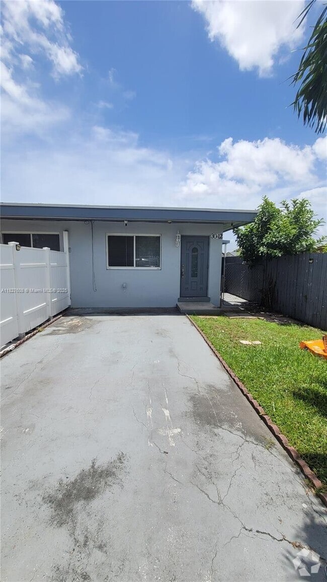 Building Photo - 3042 NW 27th St