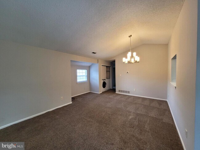 Building Photo - 510 Cedar Hollow Dr