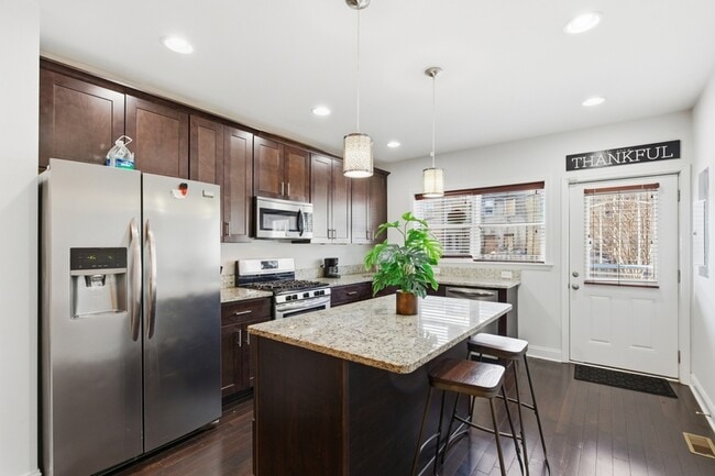 Building Photo - 1012 McDonogh St