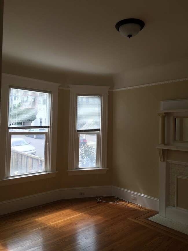 Building Photo - Beautiful Upper Noe apartment