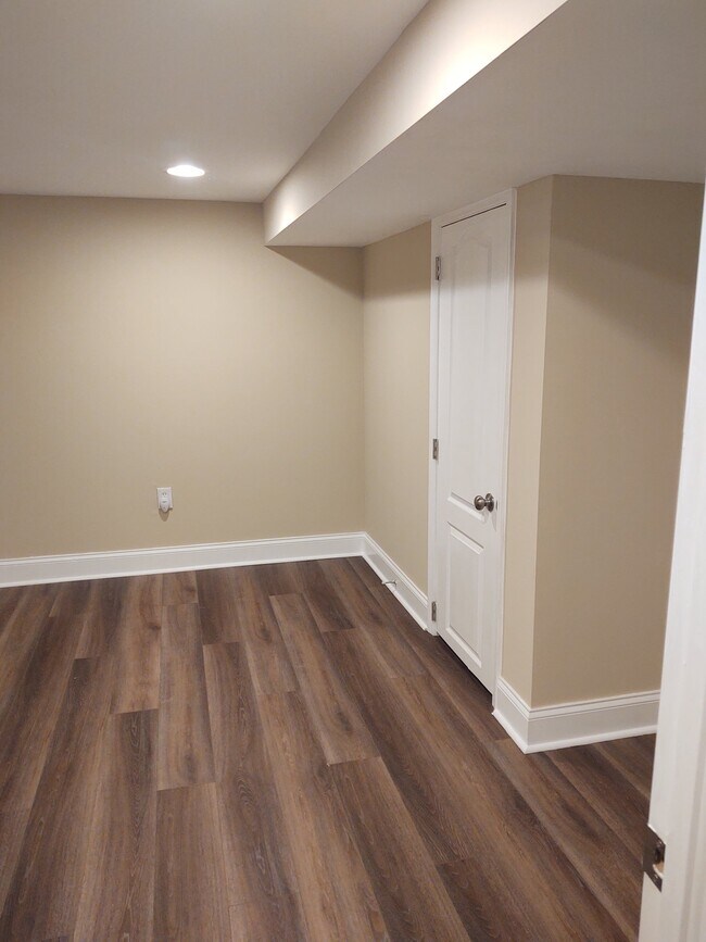 Building Photo - 5658 Calyn Rd