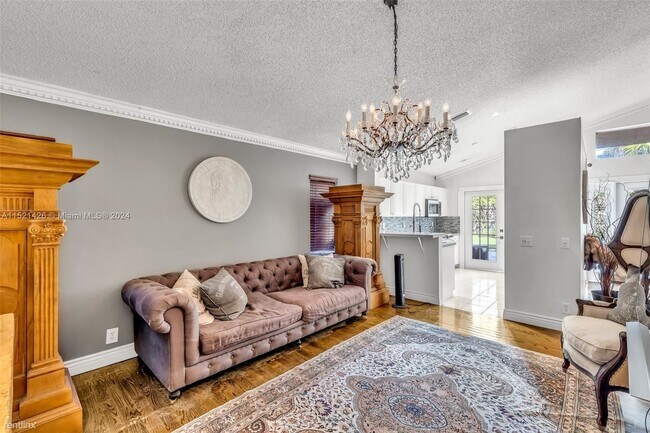 Building Photo - 3 br, 2 bath House - 658 Stanton Dr 1