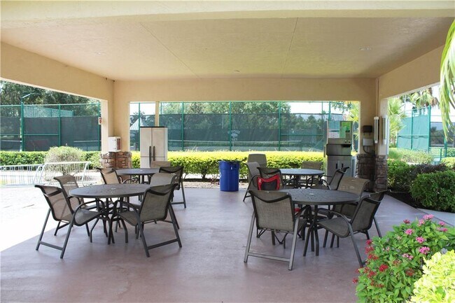 Foto del edificio - 5231 Mahogany Run Ave
