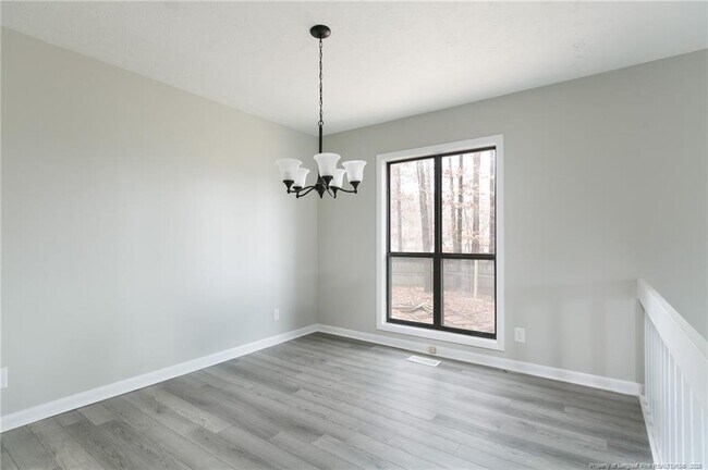 Foto del edificio - 7128 Old Castle Dr