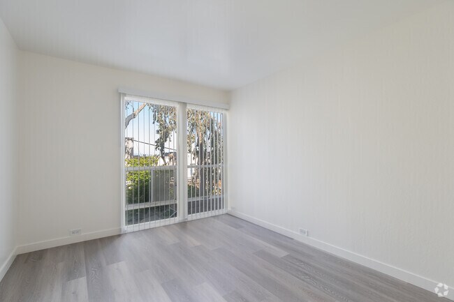 1HAB, 1BA - 750 ft² - 225 Clifton