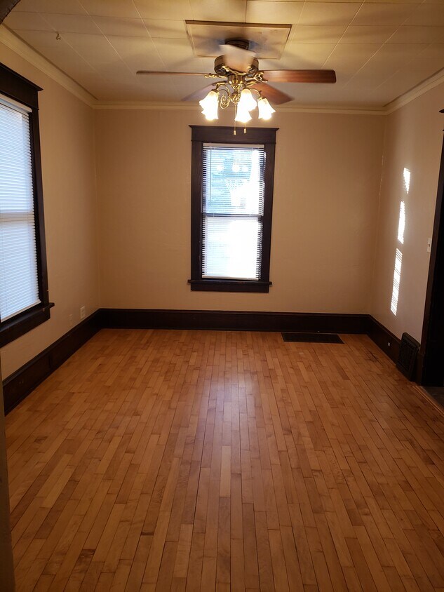 Foto principal - 424 W Spring St