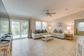 Building Photo - 886 Loggerhead Ln