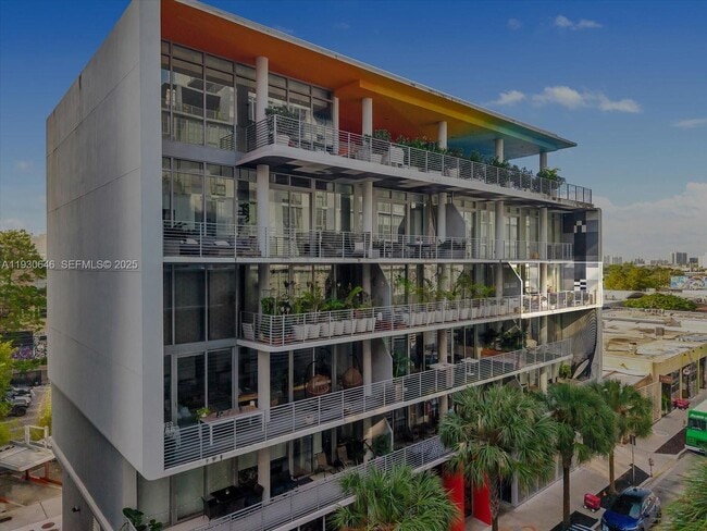 Foto del edificio - 250 NW 24th St