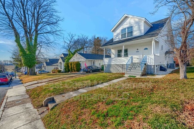 Foto del edificio - 4612 Schley Ave