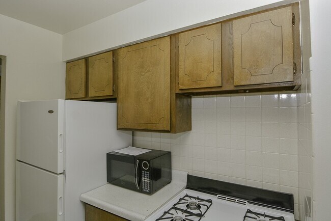 Building Photo - 443 W Aldine