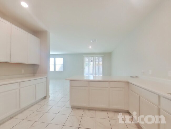 Foto del edificio - 18249 N Clarence Ln
