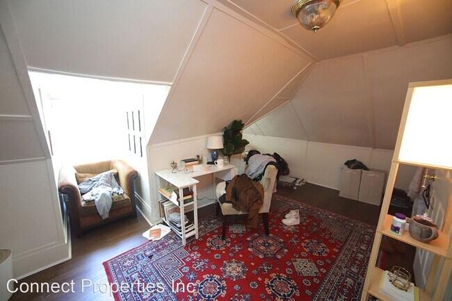 Foto del edificio - 7 br, 2 bath House - 830 Onslow Street