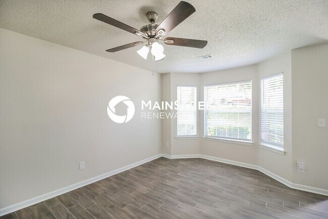 Foto del edificio - 4 Bedroom Pet-Friendly Home in Jonesboro, GA with Main Street Renewal