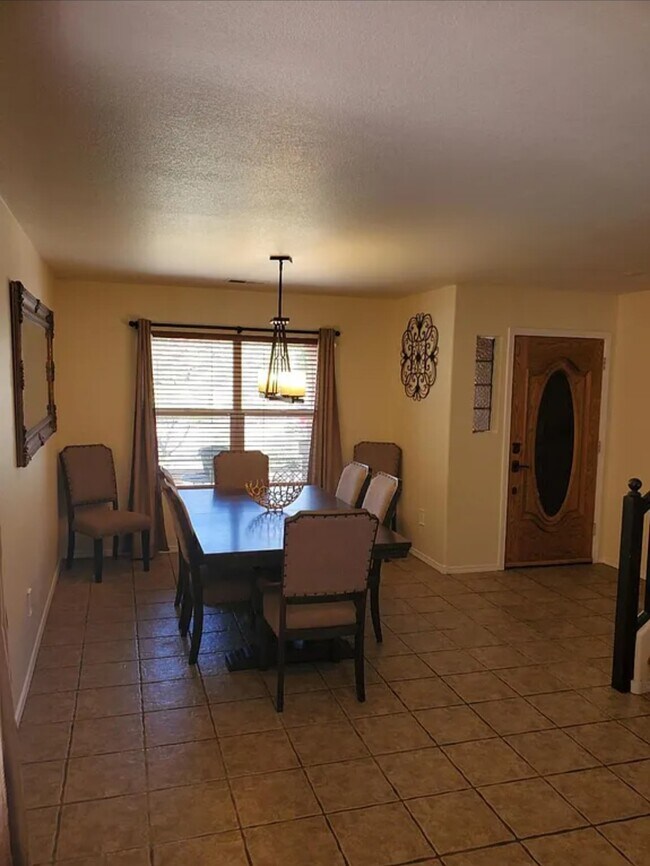 Foto del edificio - 7409 Sidewinder Dr NE