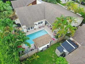 Building Photo - 16657 Redwood Way