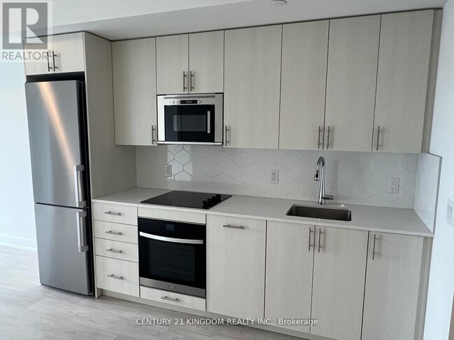 Photo du bâtiment - 2545-2545 Simcoe St N