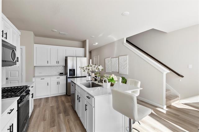 Foto del edificio - 615 Cottage Wood Dr