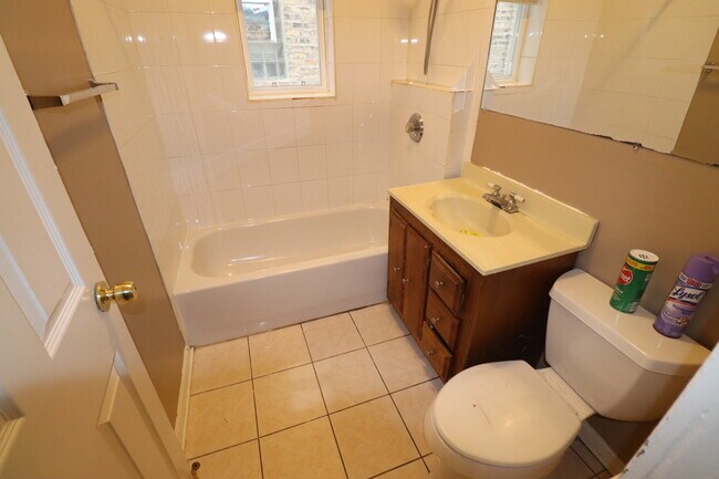Building Photo - 4221 N Elston Ave