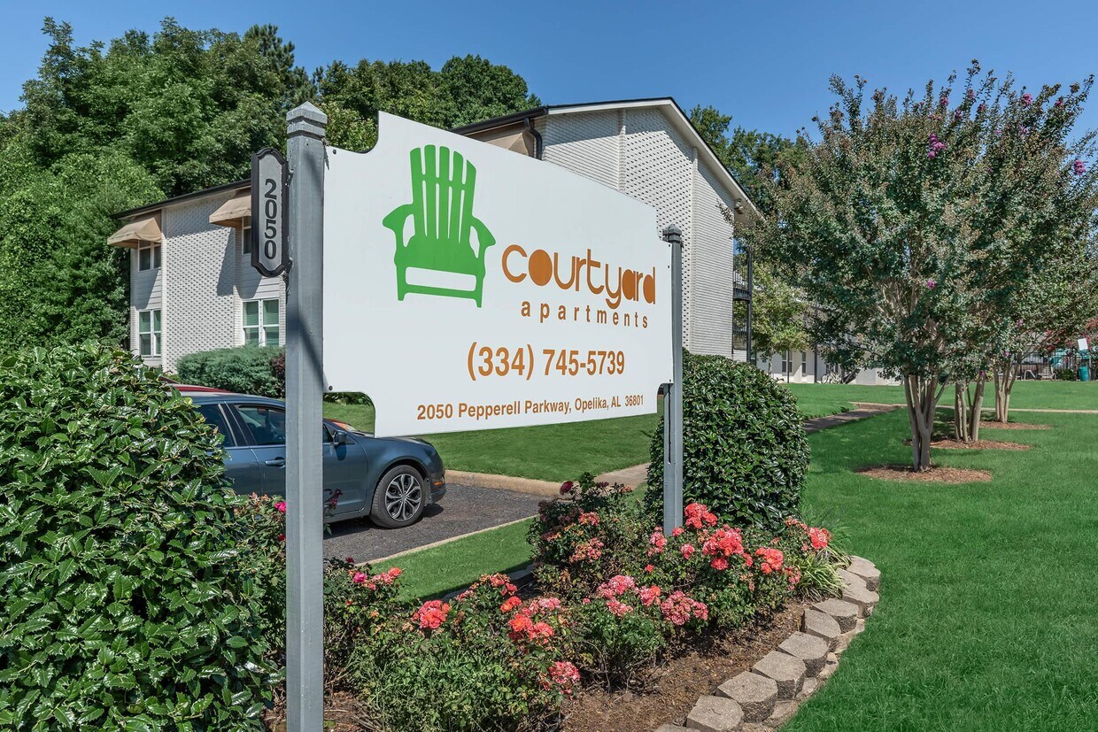 Courtyard Apartments Rentals in Opelika at 2050 Pepperell Pky Opelika