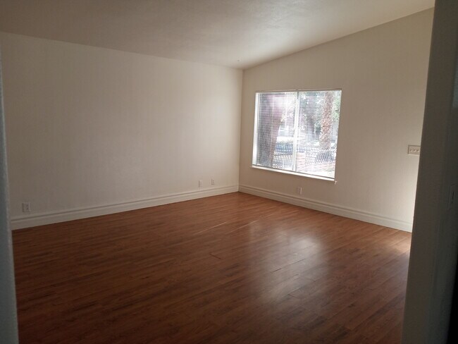 Building Photo - 6570 Mountainwood Ln