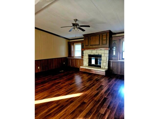 Building Photo - 649-95a Hwy 95A N