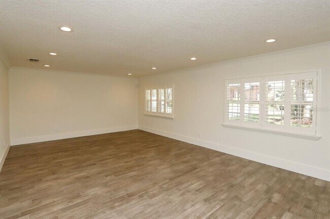 Foto del edificio - 4307 W Roland St