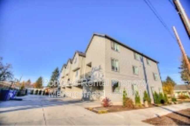 Building Photo - 619-619 NE 92nd Ave